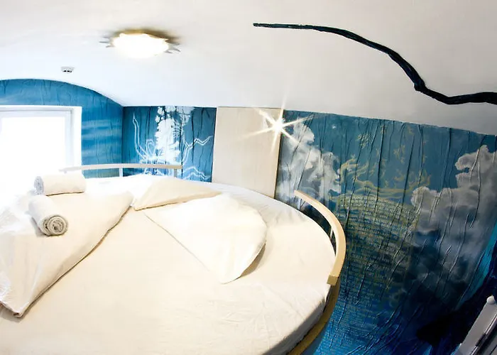 אכסניה Celica *