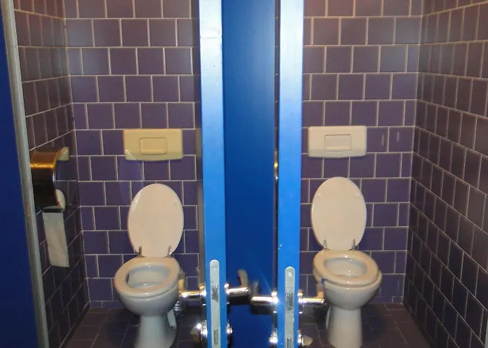 אכסניה Celica *